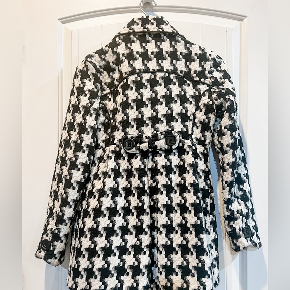 Winter Coat - Picture 2 of 4